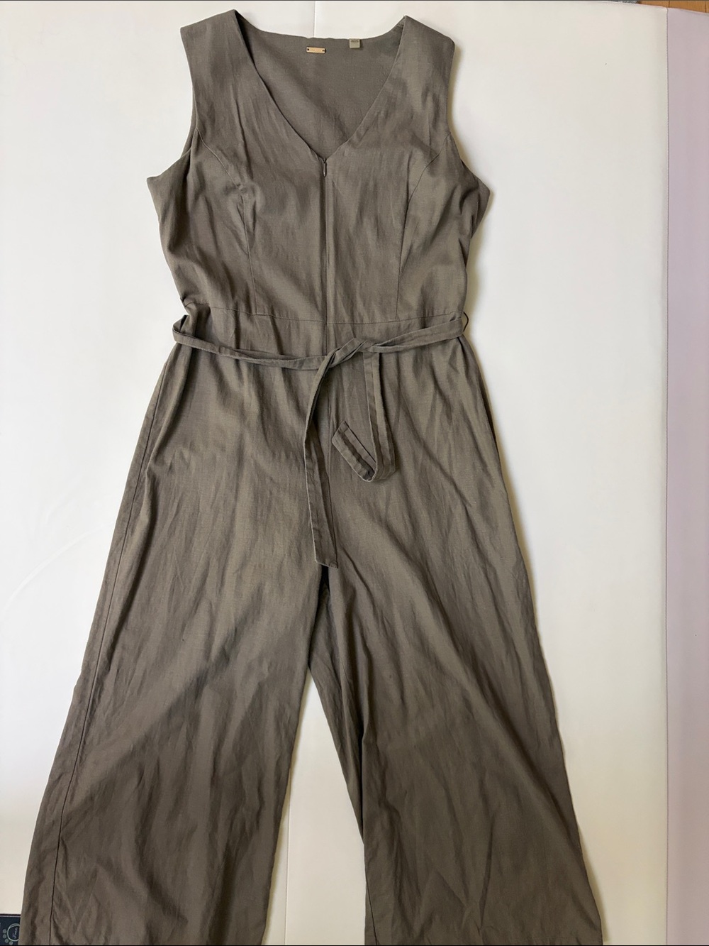 Tahari Sleeveless V-Neck Wide-Leg Jumpsuit in Taupe Gray
